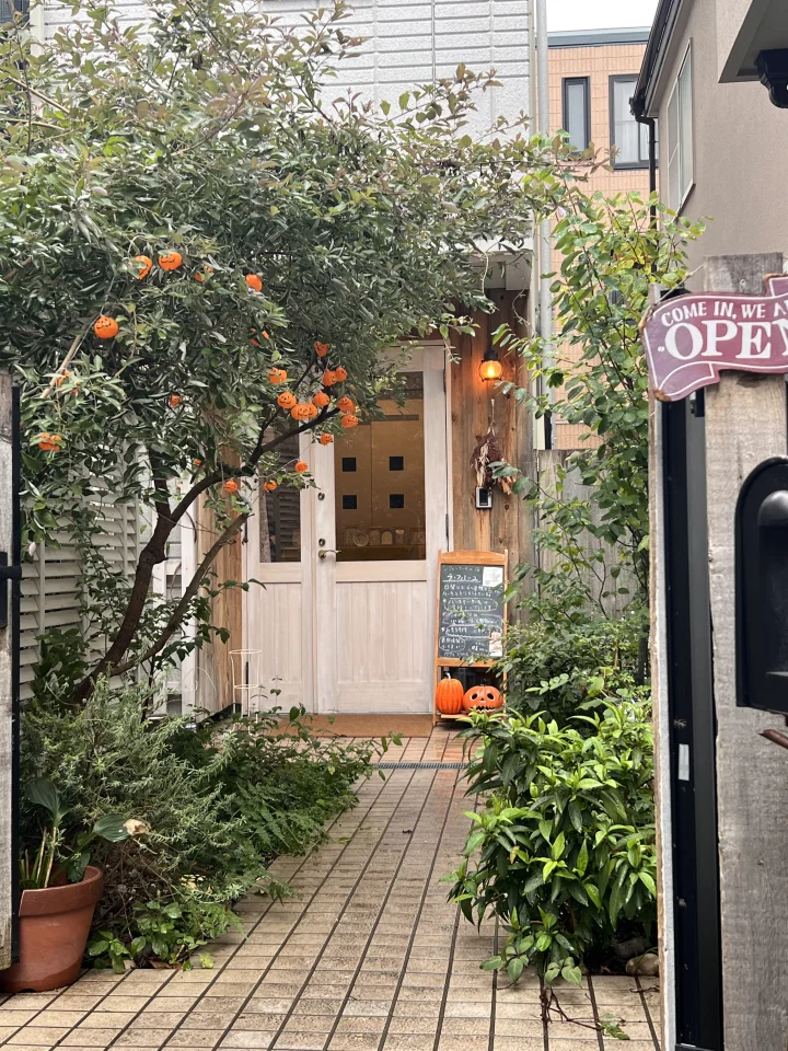 店舗外観（シフォンケーキ専門店 ラ・ファミーユ）